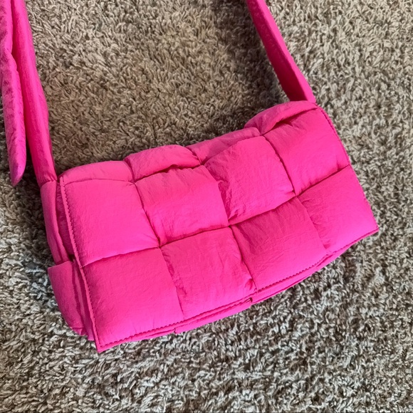 NWOT Bottega Veneta Puffer Side Bag Dupe - Picture 2 of 14